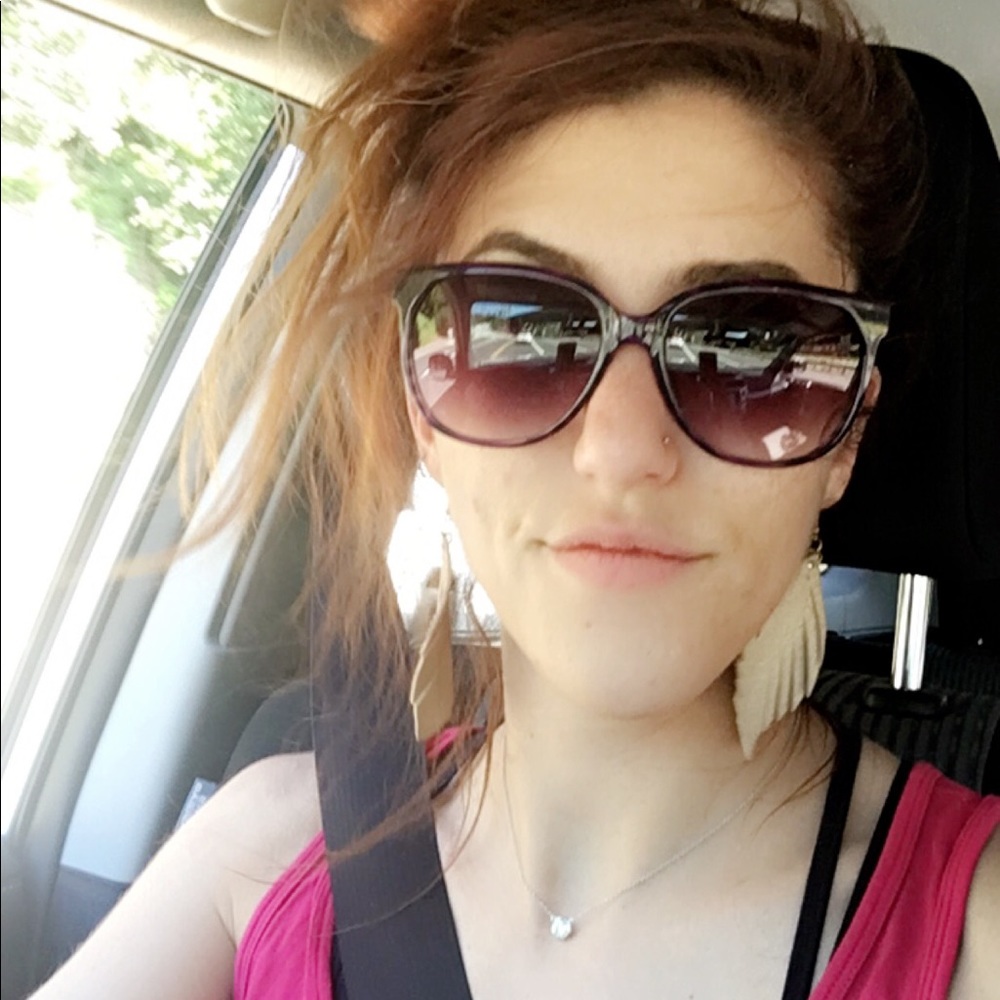 Meet your Posher, Babes